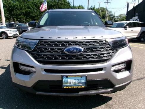 Certified 2023 Ford Explorer XLT w/ Equipment Group 202A AWD/4WD image 2