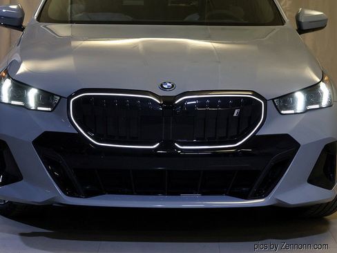 Used 2026 BMW i5 eDrive40 w/ M Sport Package image 6