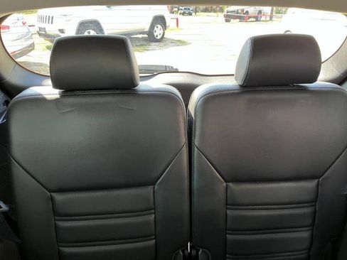 Used 2017 Kia Sorento SX image 19