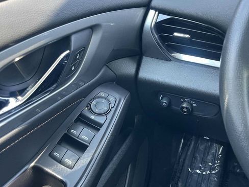 Used 2019 Chevrolet Traverse LS FWD image 31