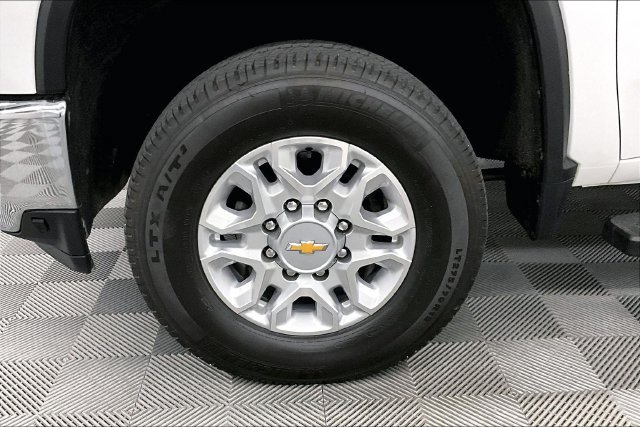 Used 2023 Chevrolet Silverado 3500 LT w/ Convenience Package AWD/4WD image 10