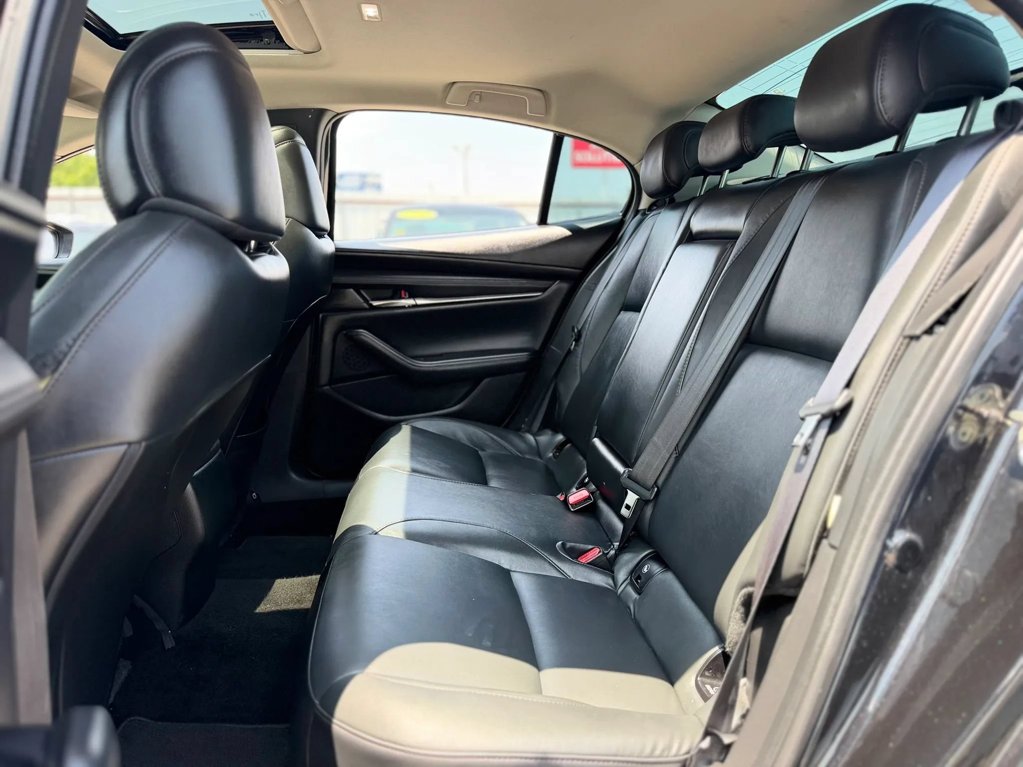 Used 2023 MAZDA MAZDA3 s FWD image 19