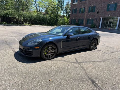 Used 2022 Porsche Panamera 4 E-Hybrid AWD/4WD image 1