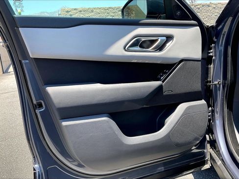 Certified 2025 Land Rover Range Rover Velar Dynamic SE AWD/4WD image 20
