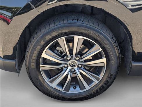 Used 2021 Toyota Venza LE w/ Carpet Mat Package (TMS) AWD/4WD image 23
