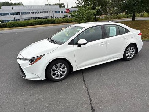 Used 2024 Toyota Corolla LE FWD image 16
