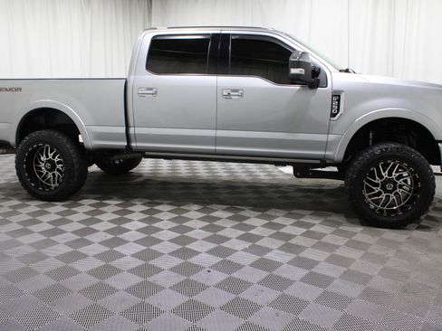 Used 2020 Ford F250 Platinum w/ Tremor Off-Road Package image 30