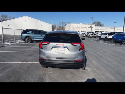 Certified 2024 GMC Terrain SLE image 7