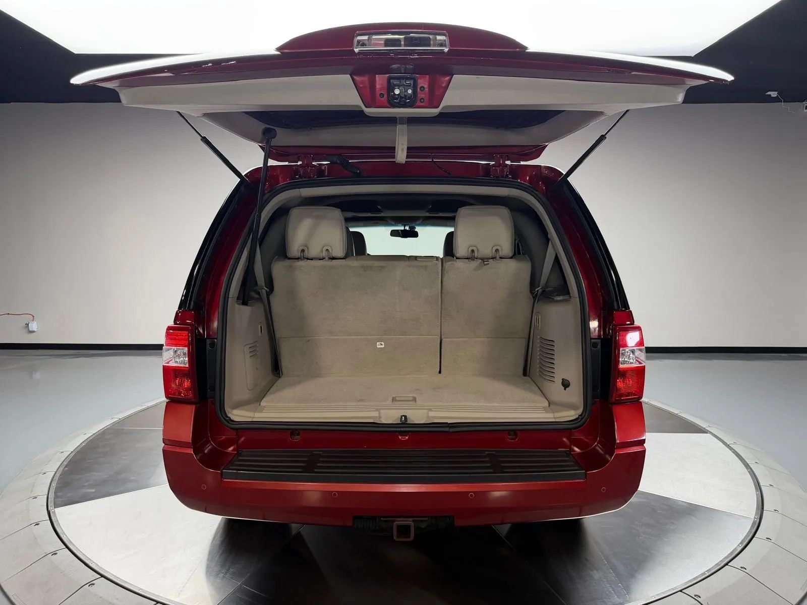 Used 2013 Ford Expedition Limited RWD image 13