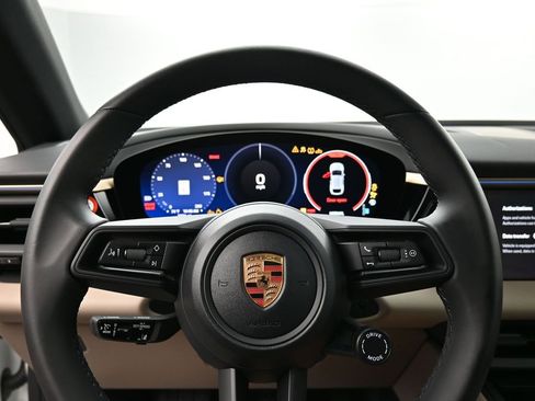 Certified 2025 Porsche Macan 4 Electric image 8