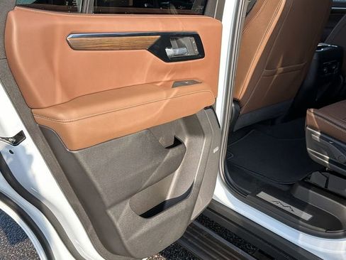 New 2026 Chevrolet Tahoe High Country image 17