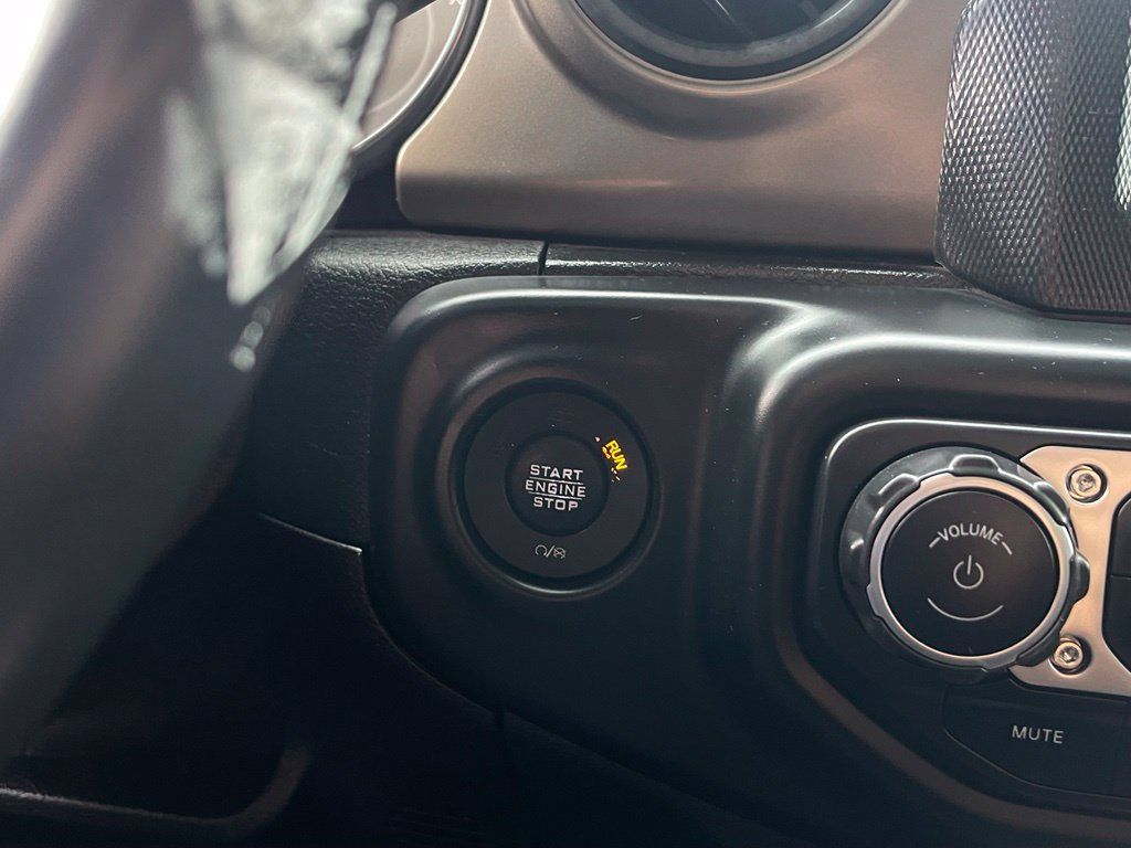 Used 2018 Jeep Wrangler Sport AWD/4WD image 22