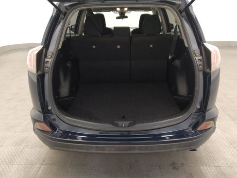 Used 2018 Toyota RAV4 LE FWD image 29