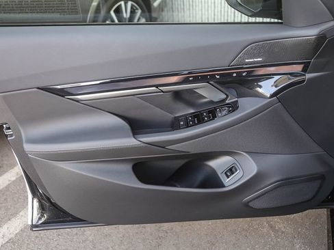 New 2027 BMW 550e xDrive AWD/4WD image 17