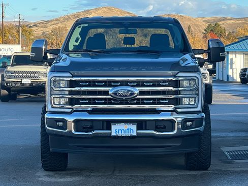 Used 2025 Ford F250 Lariat w/ Chrome Package image 9