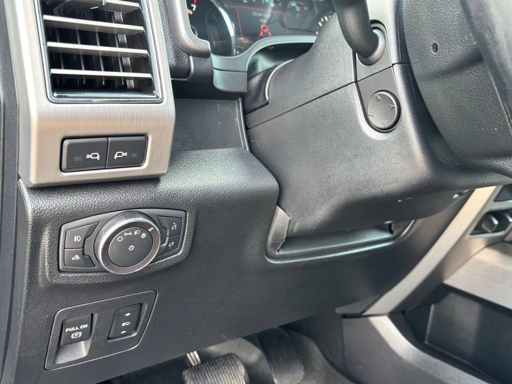 Used 2019 Ford F150 Platinum w/ Equipment Group 701A Luxury AWD/4WD image 37