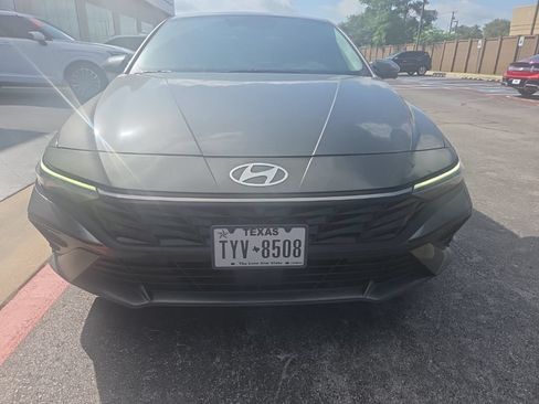 Used 2024 Hyundai Elantra Limited FWD image 2