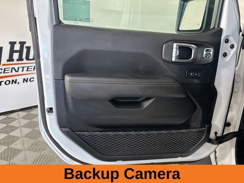 Used 2021 Jeep Gladiator Overland image 10