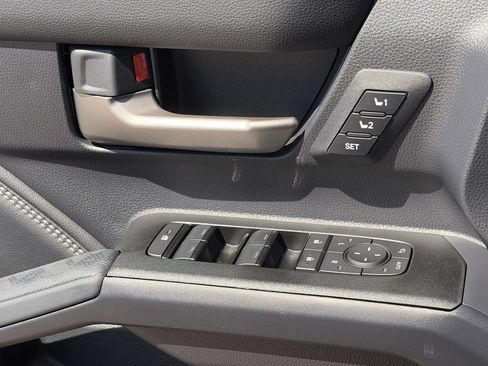 New 2026 Toyota 4Runner Limited AWD/4WD image 15