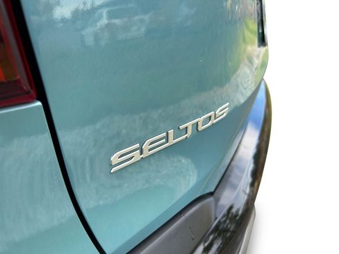 Used 2024 Kia Seltos EX AWD/4WD image 35