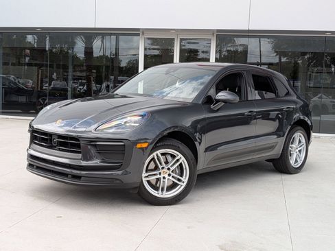 Used 2023 Porsche Macan AWD/4WD image 1