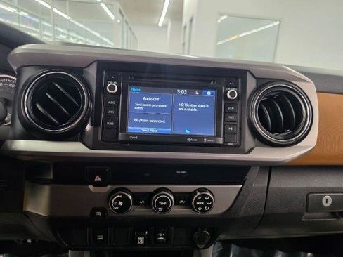 Used 2019 Toyota Tacoma SR5 RWD image 22