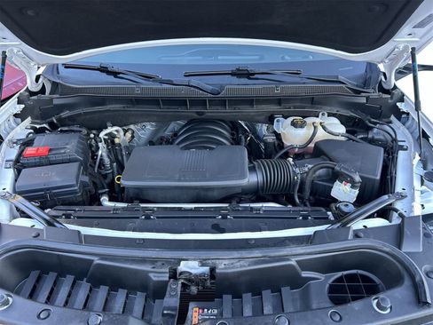 Used 2024 Chevrolet Suburban RST image 9