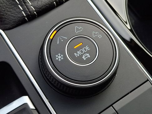 Used 2022 Volkswagen Atlas SE w/ Panoramic Sunroof Package image 27