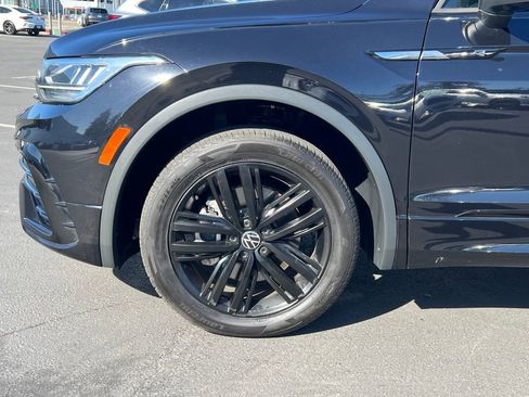 Used 2022 Volkswagen Tiguan SE R-Line image 5