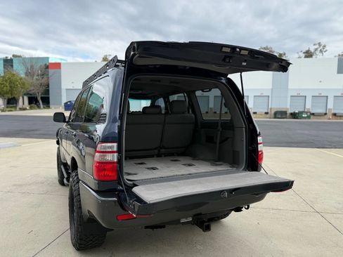 Used 2005 Toyota Land Cruiser image 35