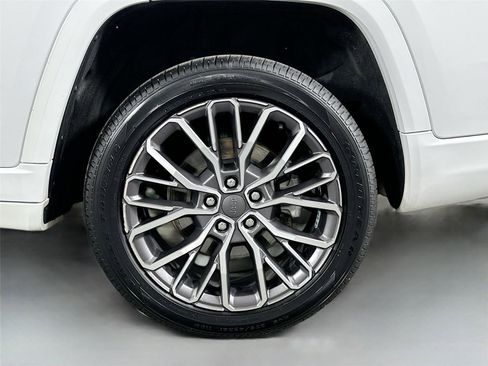 Used 2021 Jeep Grand Cherokee L Summit AWD/4WD image 32