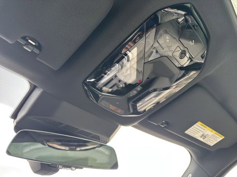 New 2026 BMW 750e xDrive image 23