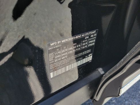 Used 2026 Mercedes-Benz GLB 250 image 33