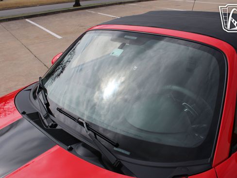 Used 2006 MAZDA MX-5 Miata Sport image 29