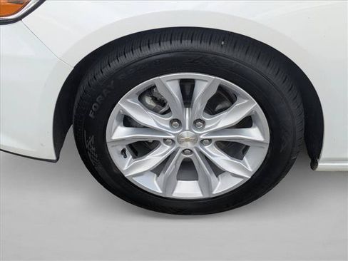 Used 2025 Chevrolet Malibu LT FWD image 21