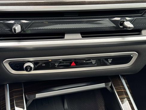 Used 2023 BMW X7 xDrive40i w/ Premium Package image 26