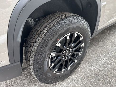 New 2026 Chevrolet Traverse Z71 w/ Enhanced Driving Package AWD/4WD image 7