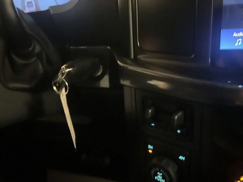 Used 2025 Ford F150 STX AWD/4WD image 21