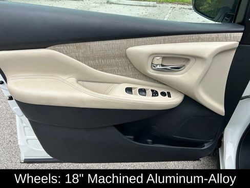 Used 2022 Nissan Murano SV FWD image 17