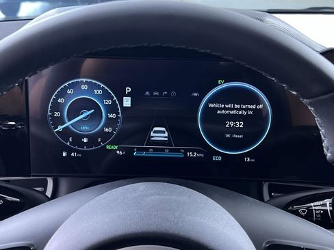 New 2025 Hyundai Elantra Limited image 16