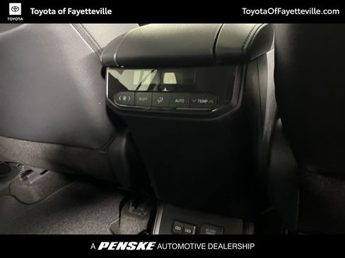 Used 2026 Toyota Highlander Limited image 10