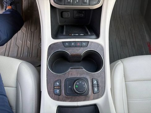 Used 2023 GMC Acadia Denali w/ Denali Technology Package AWD/4WD image 12