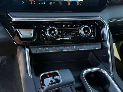 Used 2025 GMC Sierra 1500 Denali Ultimate AWD/4WD image 21