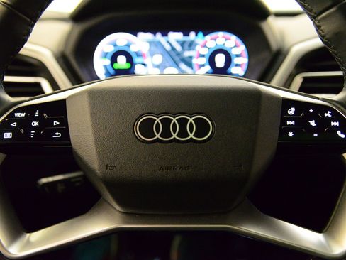 Used 2024 Audi Q4 e-tron Premium Plus image 14