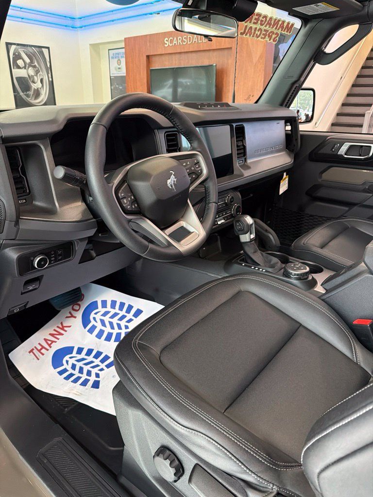 Used 2026 Ford Bronco Badlands AWD/4WD image 9