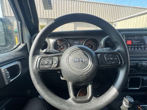Used 2022 Jeep Gladiator Sport AWD/4WD image 11