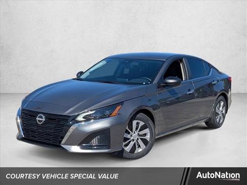 Certified 2025 Nissan Altima 2.5 S image 1