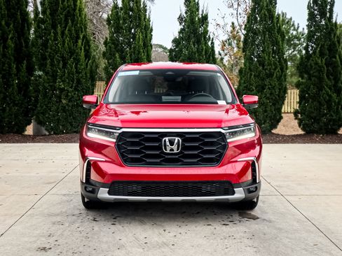 Certified 2025 Honda Pilot EX-L image 3