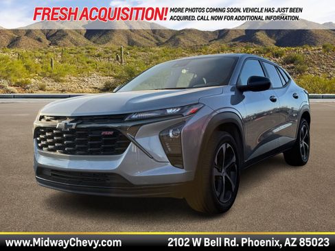 Certified 2024 Chevrolet Trax RS w/ Driver Confidence Package image 1