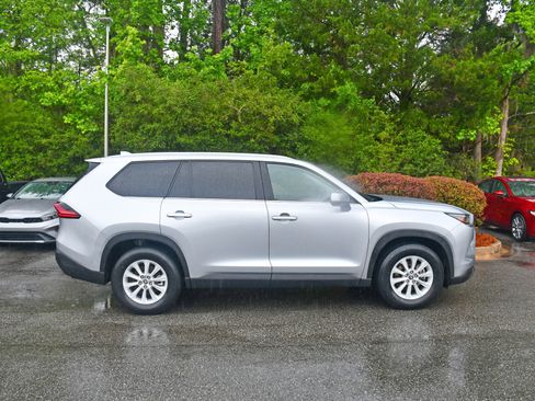 Certified 2025 Toyota Grand Highlander FWD image 5
